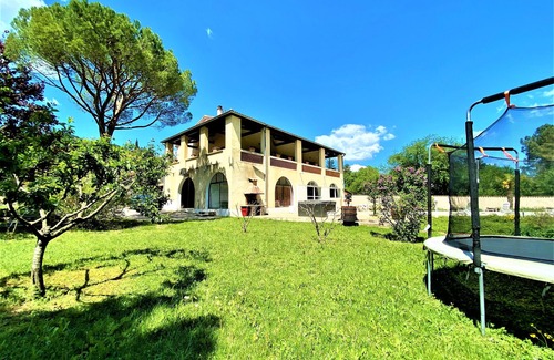 Mercuer Apartment | Gîte 4/6p, 2 bedrooms, 2 bathrooms, heated outdoor pool, park, jacuzzi, trampoline