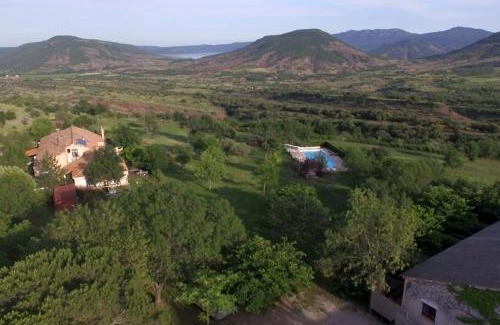 Le Puech Apartment | Gite Bergerie Piscine avec vue panoramique sur le Lac du Salagou