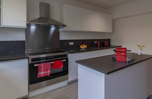 Cholet Cottage | Gite Cholet, 6 bedrooms, 15 persons