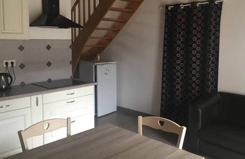 Crannes-en-Champagne Cottage | Gite Crannes-en-Champagne, 2 bedrooms, 5 persons