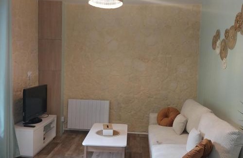 Poigny Apartment | Gite dans une ancienne corps de ferme C