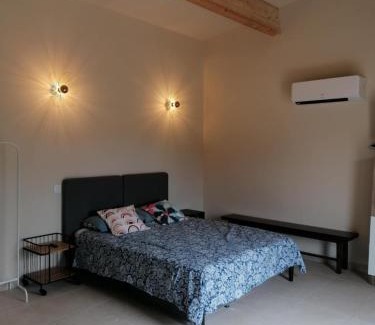 Crespian House | Gite dans village au calme