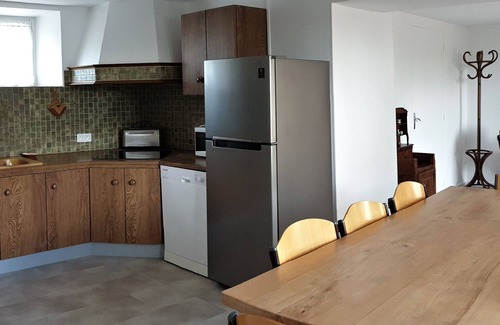 Tribehou House | - Gite de la Veillée -