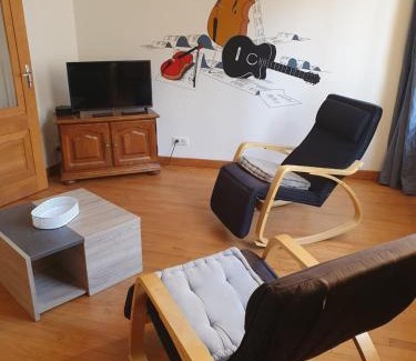 Mirecourt House | Gite des luthiers
