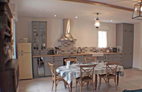 Verneuil-sur-Indre House | Gite du Four à Pain 4* - Le Domaine des Cyclamens