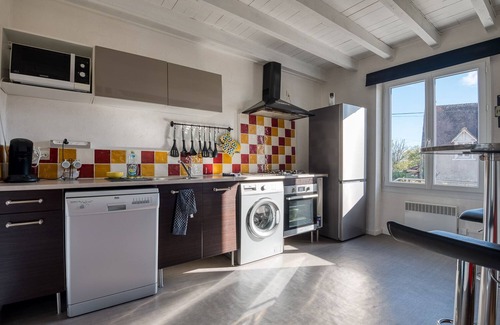 Bord-Saint-Georges Apartment | Gite for 2 with garden