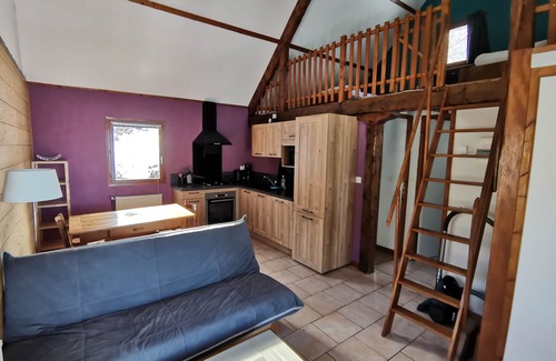 Montgreleix Cottage | Gîte in the heart of nature, swimming pool, lake