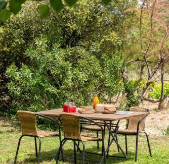 Merindol-les-Oliviers House | Gite Les Aiguillans