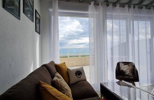 Saint-Marcouf Cottage | Gite Les embruns, the sea at your feet, ideal for 7 people