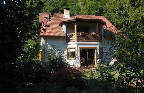 Lutzelbourg Apartment | Gîte of the flowered wood.