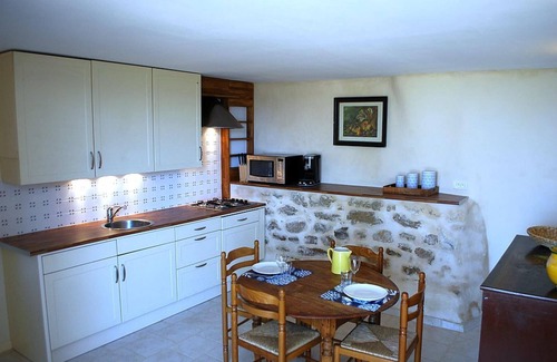 Mazan Apartment | Gite Olivier has a fantastic view.