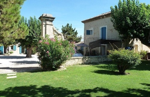 Mazan Cottage | Gite Soie: cosy stone cottage in a quiet area surrounded by vines