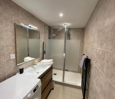 Saint-Pierre-de-Plesguen Apartment | Gite St Pierre - Tout confort et calme dans le centre ville