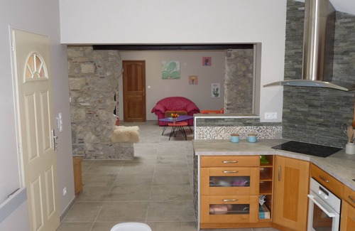 Casteljaloux House | Gite the Squirrel Independent with enclosed garden Ideal Curiste