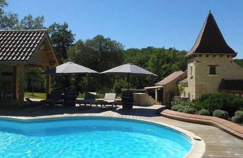 Salviac Cottage | Gite with swimming pool, in a quiet bucolic setting