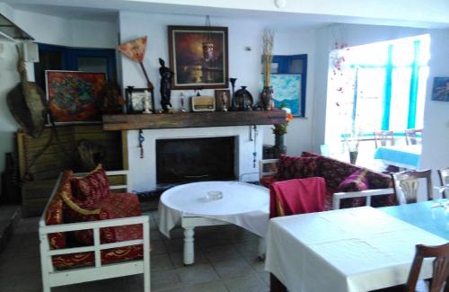 Karaburun Koyu Hotel | Gizlibahce Hotel