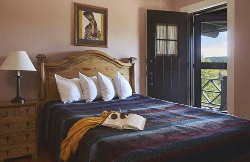 East Glacier Park Village Hotel | Glacier Park Lodge
