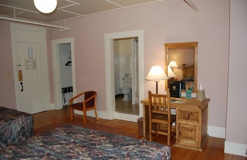 East Glacier Park Village Hotel | Glacier Park Lodge