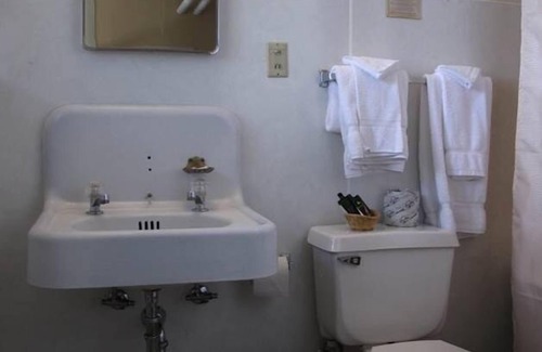 East Glacier Park Village Hotel | Glacier Park Lodge