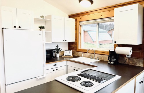 Kachemak Cottage | Glacier View Cabins - Private 2 Bedroom Cabin