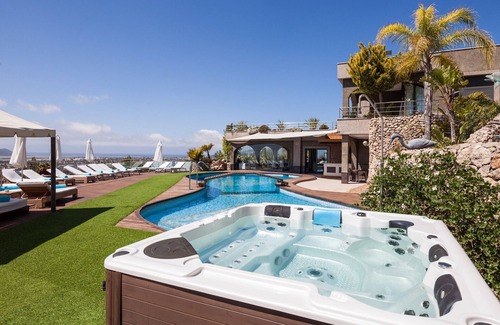 Sant Josep de sa Talaia Villa | Glamorous Ibiza Villa | 6 Bedrooms | Villa Miami | Majestic Sea View