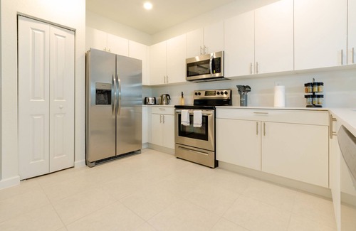 Princeton House | Glamorous 4BR New & Modern near FL Keys