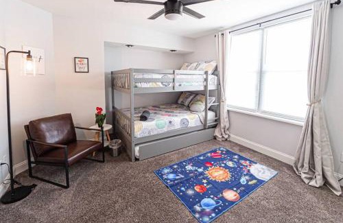 Evansville Apartment | Glamorous Renovated Modern Home