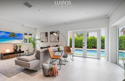 Country Walk House | Glamour Villa - 5BR, Heated Pool, Game Haven L23