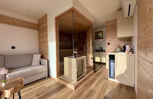 Sencur House | Glamp Desiree with Sauna in Resort Potatoland
