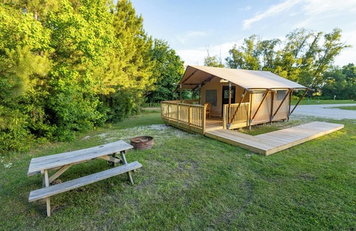 Onalaska RV Rental | Glamping Escape on Lake Livingston