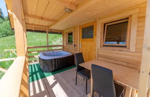 Skofja Loka House | Glamping house Ruby with private jacuzzi