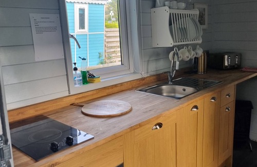 Llanfair Caereinion House | Glamping Hut - Riverview 3