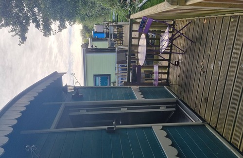 Llanfair Caereinion House | Glamping Hut - Riverview 3