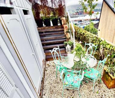 Lyttelton Apartment | Glamping in Luxury at Little Lytelton Boatique House