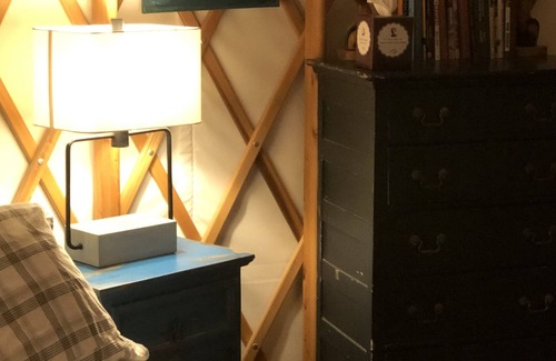 Edgewood Cabin | Glamping! Luxury Yurt enjoy the night sky & walking trail