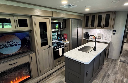 Braden River House | “GLAMPING”on 10 acres…10minutes to Lakewood Ranch and close to Sarasota scenes.