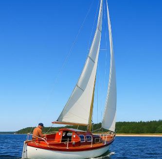 Trosso Boat Rental | Glamping on small, old boat in Karlskrona