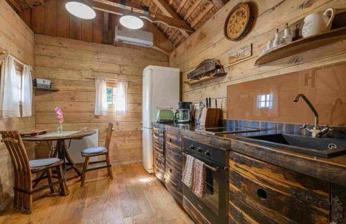 Srednje Grcevje House | Glamping Paradise Škatlar