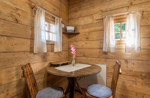 Srednje Grcevje House | Glamping Paradise Škatlar
