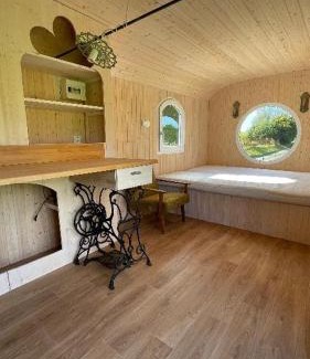 Stribrna Skalice Other | Glamping - stylová maringotka v srdci Ladova kraje, poblíž hlavního města Prahy