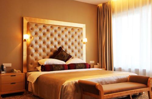 Yu Hua Tai Hotel | Glarun Jinling Hotel