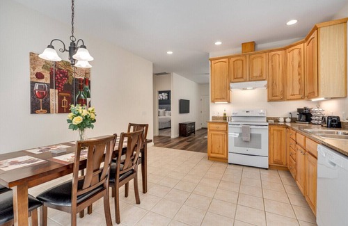 Glen Ellen House | Glen Ellen Retreat #3 King Beds