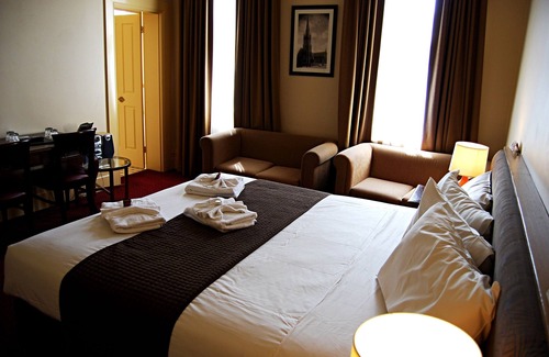 Hawthorn Hotel | Glenferrie Hotel