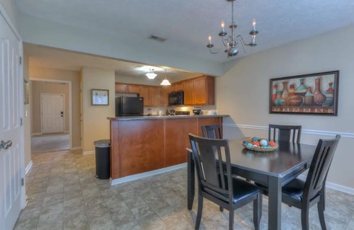 La Vergne House | Glenmore-Quiet, home near EVERYTHING!