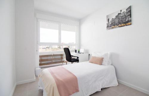 Canet de Berenguer Apartment | Global Properties, Apartamento con terraza y vistas a la piscina en Gran Canet