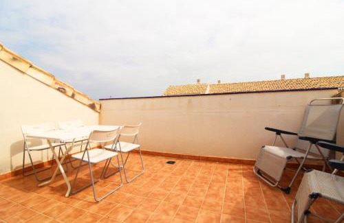 Playa de Almarda Apartment | Global Properties, Apartamento con piscina en playa Corinto