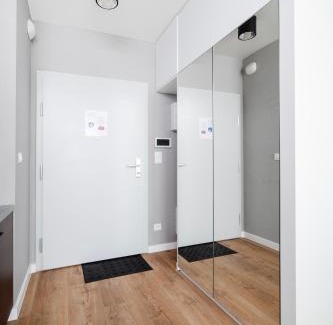 Srodmiescie Apartment | Globtroter Chic Harmony Studio by BookingHost