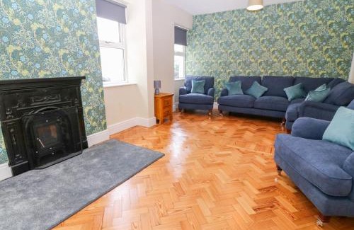 Rhosgoch House | Glyn Ewryd