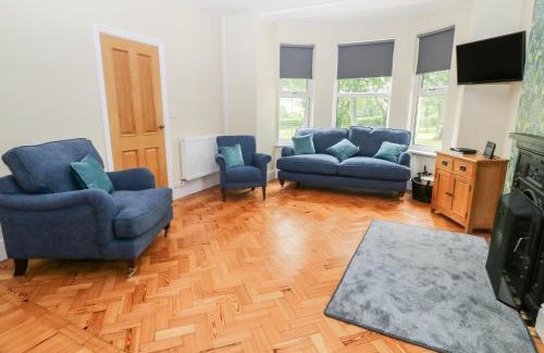 Rhosgoch House | Glyn Ewryd