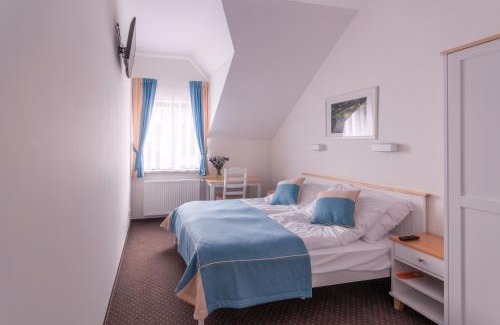 Murowana Goslina Hotel | Gościniec Kasztel u Gostla
